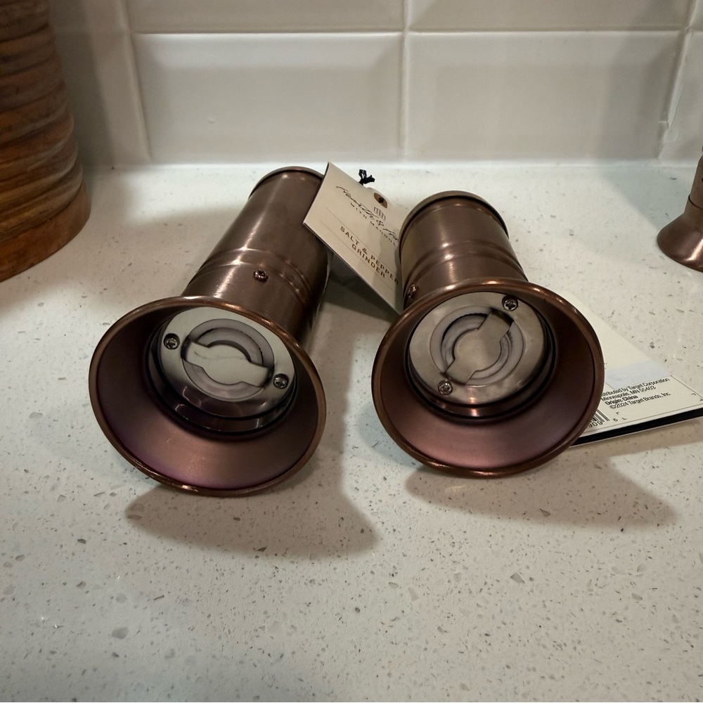 Hearth & Hand salt/pepper grinder set bronze NWT read description - Picture 4 of 6